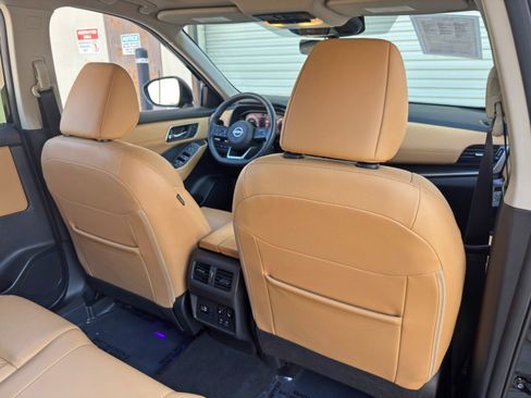 Used 2023 Nissan Rogue Platinum w/ Platinum Premium Package AWD/4WD image 33