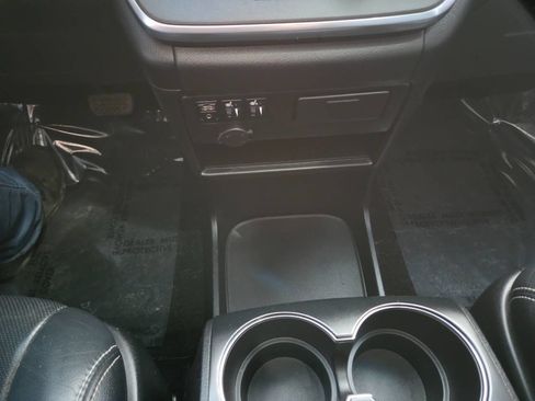 Used 2015 Toyota Sienna SE image 36