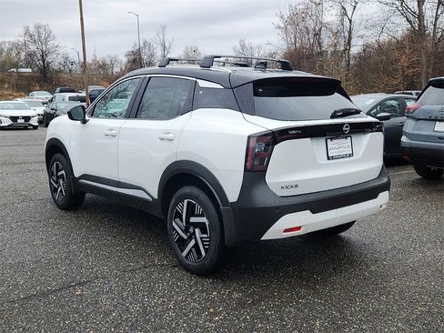 New 2026 Nissan Kicks SV image 3