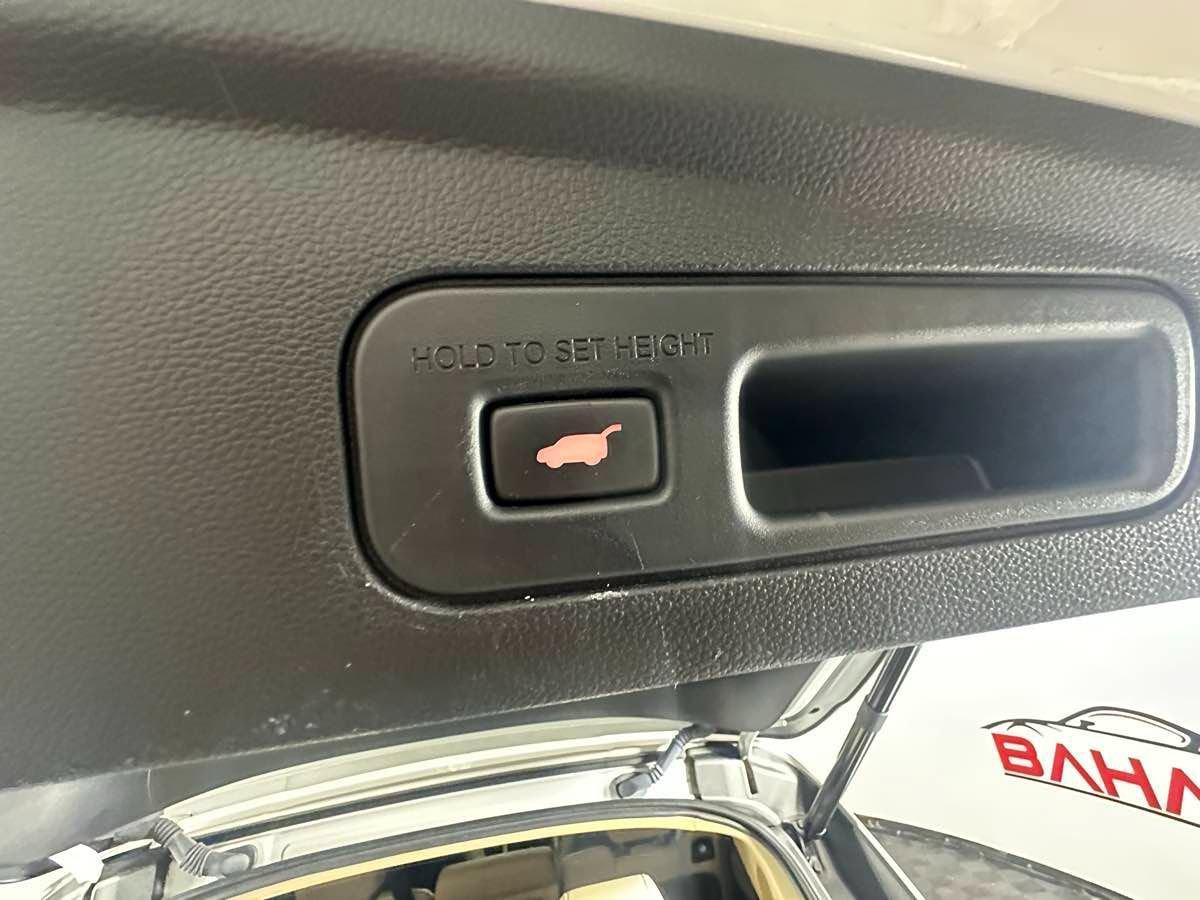 Used 2022 Acura MDX w/ Technology Package AWD/4WD image 25