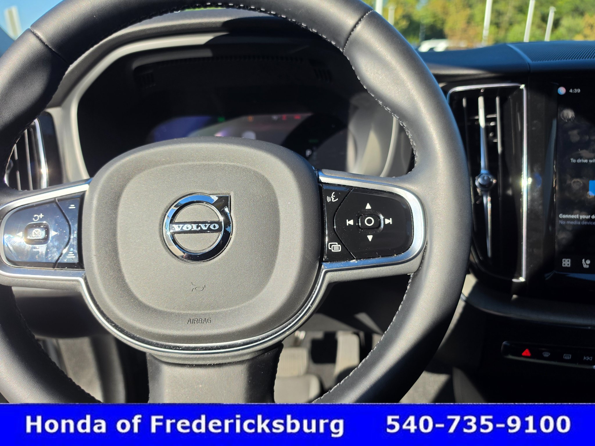 Used 2025 Volvo XC60 T8 Plus w/ Protection Package Premier AWD/4WD image 43