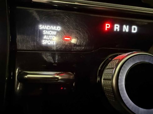 Used 2023 Jeep Grand Cherokee Limited w/ Black Appearance Package image 36