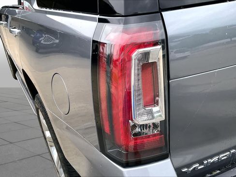 Used 2019 GMC Yukon Denali w/ Open Road Package AWD/4WD image 28