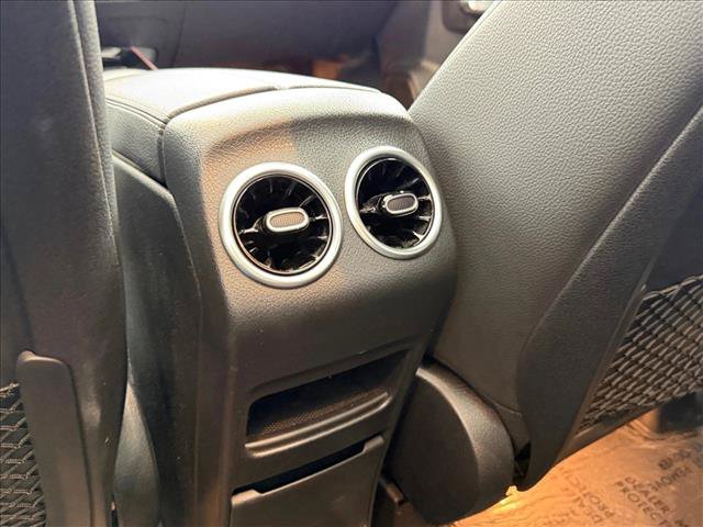 Used 2020 Mercedes-Benz GLB 250 4MATIC image 19