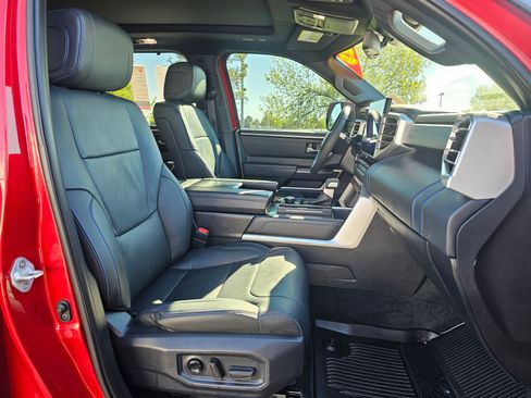 Used 2025 Toyota Sequoia Platinum image 10