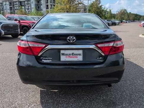 Used 2015 Toyota Camry LE FWD image 5