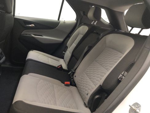 Used 2021 Chevrolet Equinox LS FWD image 18