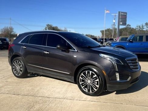 Used 2017 Cadillac XT5 Premium Luxury w/ Driver Assist Package image 7