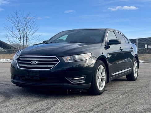 Used 2013 Ford Taurus SEL image 1