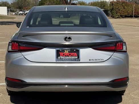 Used 2025 Lexus ES 300h F Sport w/ Accessory Package (Z2) image 5