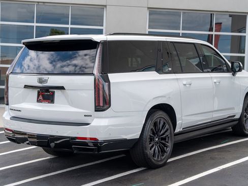 Used 2025 Cadillac Escalade ESV Sport Platinum w/ LPO, ONYX Package RWD image 10