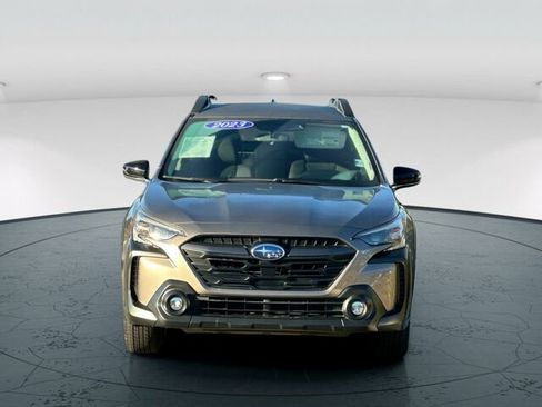 Used 2023 Subaru Outback Premium image 9
