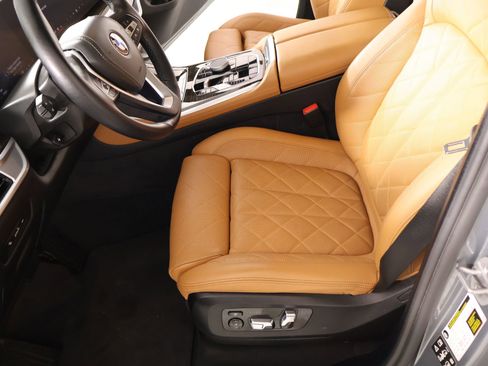 Used 2026 BMW X5 xDrive40i AWD/4WD image 12