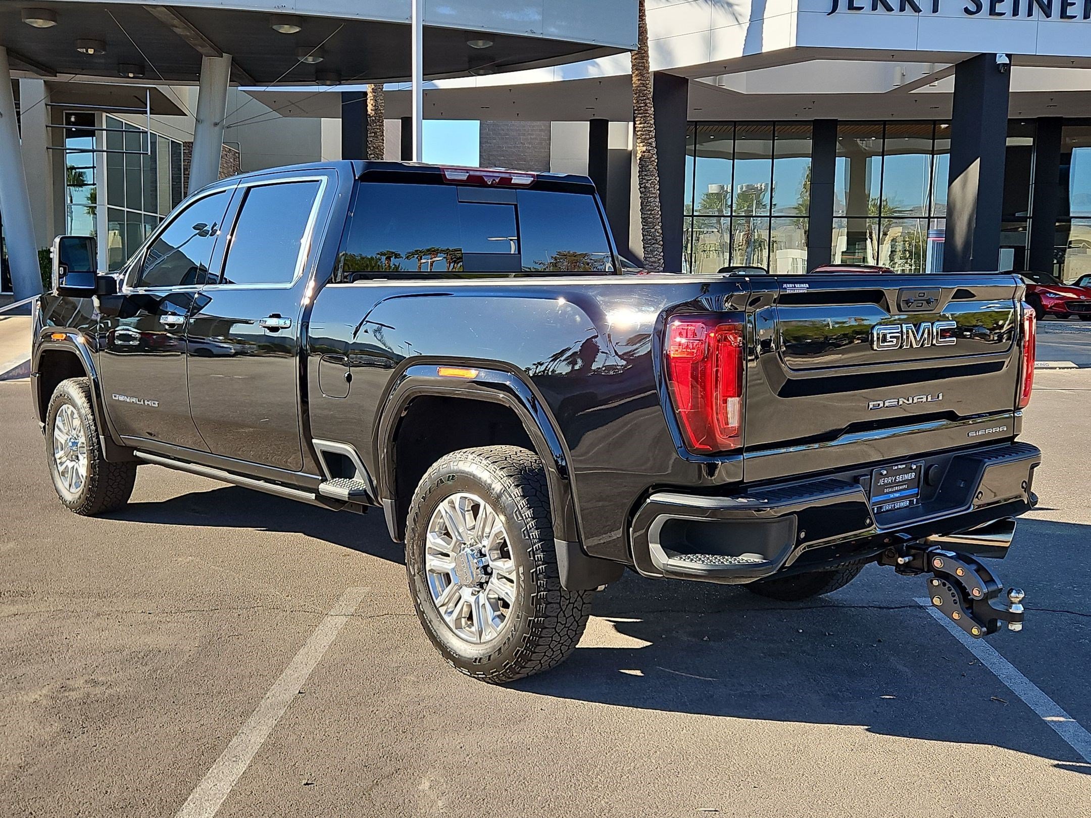 Used 2022 GMC Sierra 2500 Denali w/ Denali Ultimate Package AWD/4WD image 3