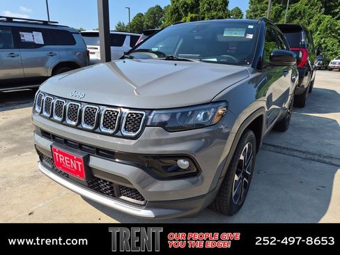 Used 2023 Jeep Compass Limited AWD/4WD image 1
