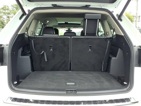 Used 2023 Volkswagen Atlas SEL AWD/4WD image 19