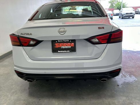 Used 2025 Nissan Altima 2.5 SR w/ SR Premium Package FWD image 4