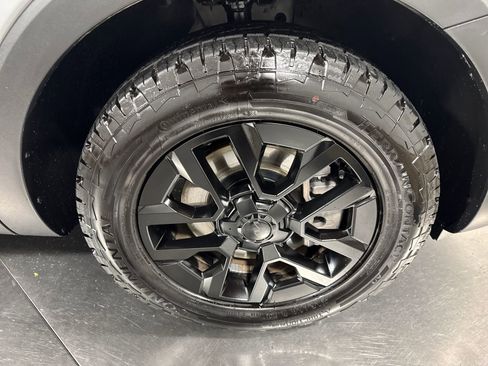 Used 2025 Kia Telluride AWD image 14