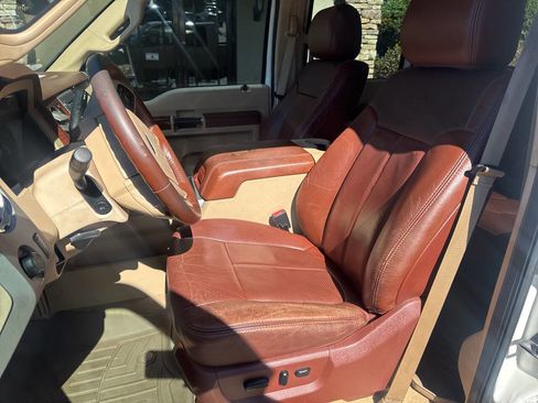 Used 2012 Ford F250 King Ranch w/ King Ranch w/Chrome Pkg image 11