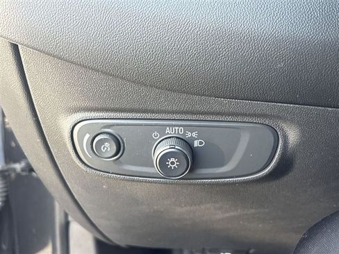 Certified 2023 Chevrolet Equinox RS FWD image 17