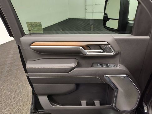 Used 2024 GMC Sierra 2500 Denali w/ Denali Reserve Package AWD/4WD image 11