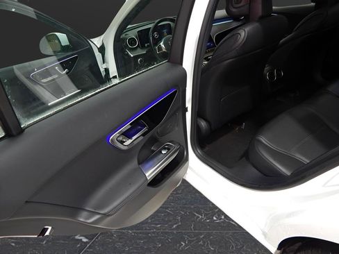 Used 2024 Mercedes-Benz C 300 4MATIC Sedan image 35