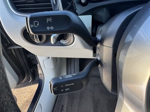 Used 2018 Porsche Macan S image 46