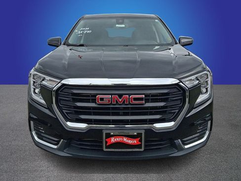 Used 2024 GMC Terrain SLE AWD/4WD image 2