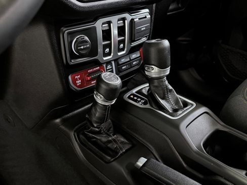 Certified 2024 Jeep Wrangler Willys image 25