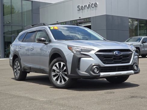 Used 2024 Subaru Outback Limited XT w/ Popular Package #2 AWD/4WD image 2