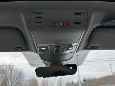 New 2026 Volkswagen Taos SE image 16