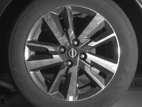 Used 2025 Nissan Versa SV FWD image 17