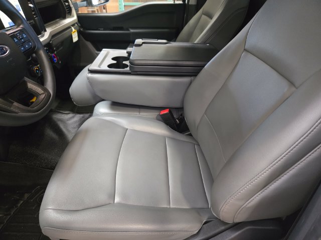 New 2024 Ford F550 4x4 Regular Cab Super Duty image 16