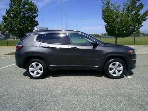 Used 2019 Jeep Compass Latitude w/ Popular Equipment Group AWD/4WD image 7