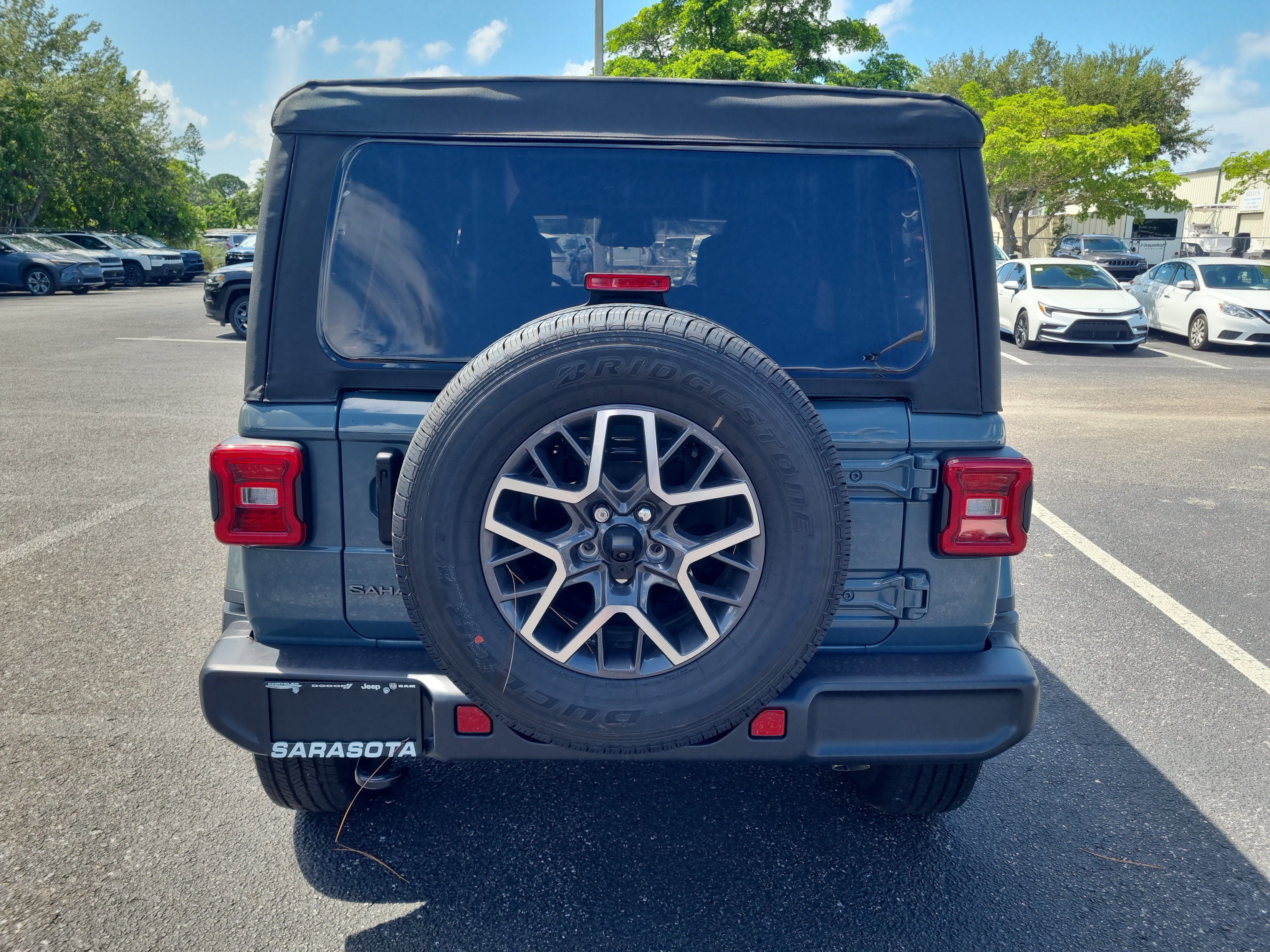 New 2026 Jeep Wrangler Unlimited Sahara AWD/4WD image 5