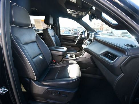 Used 2024 Chevrolet Tahoe Premier AWD/4WD image 17