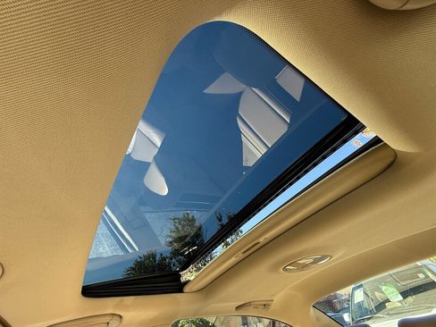 Used 2010 Hyundai Genesis 4.6 w/ Technology Pkg 5 image 24