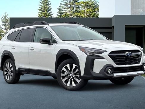 Used 2025 Subaru Outback Limited image 2
