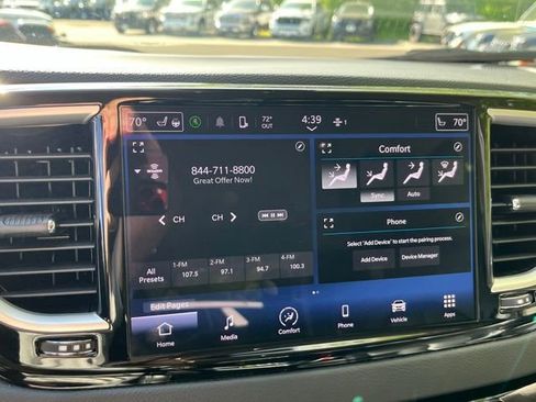 Used 2023 Chrysler Pacifica Touring-L FWD image 38