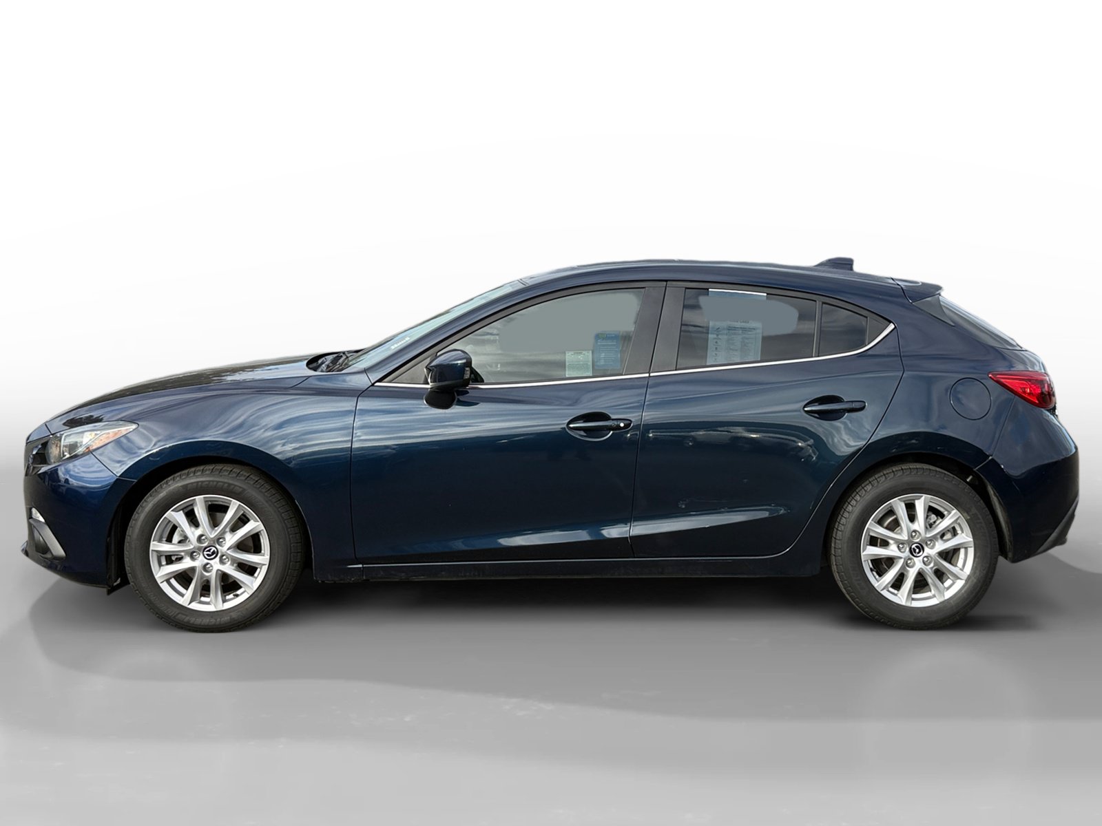 Used 2015 MAZDA MAZDA3 i Touring w/ Technology Package FWD image 2