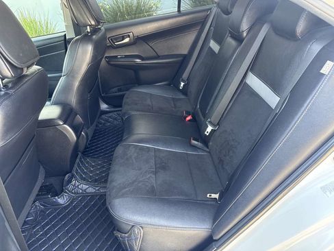 Used 2013 Toyota Camry SE w/ Leather Pkg FWD image 11