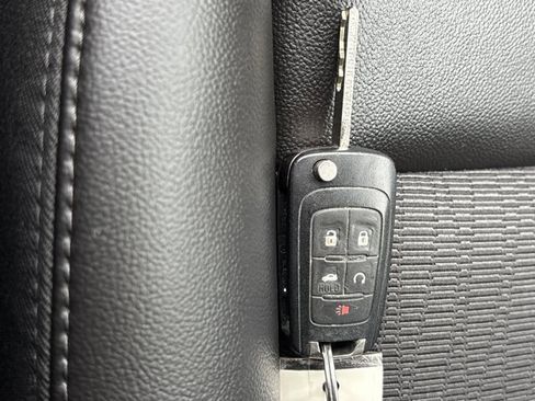 Used 2016 Chevrolet Impala LT w/ Convenience Package image 33