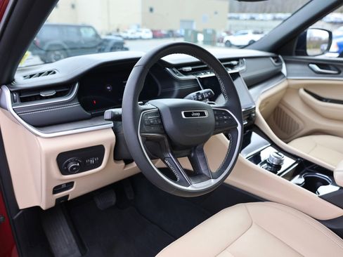 Used 2023 Jeep Grand Cherokee L Limited image 14