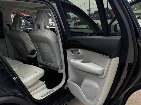 Used 2016 Volvo XC90 T6 Momentum w/ Momentum Plus Package AWD/4WD image 13