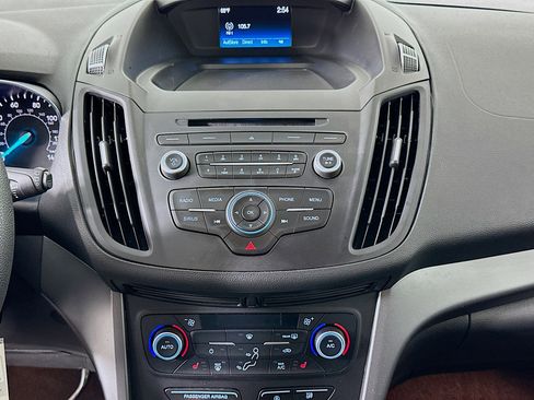 Used 2018 Ford Escape SE image 22