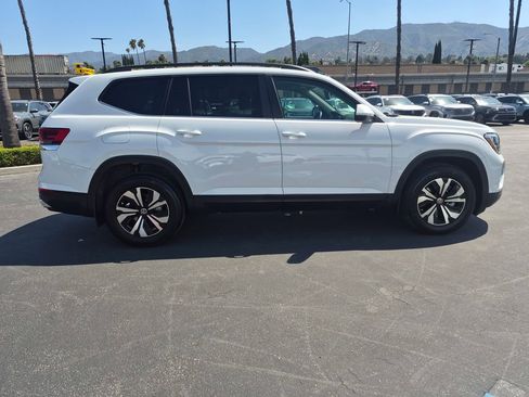 Used 2025 Volkswagen Atlas SE FWD image 8