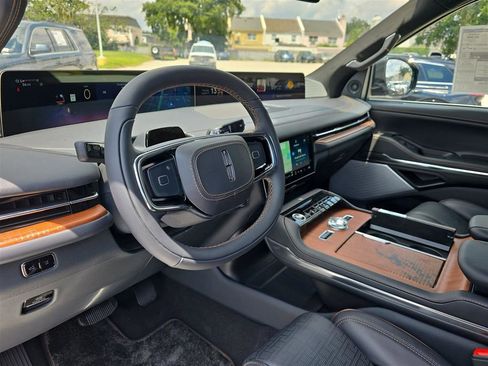 New 2025 Lincoln Navigator L Black Label image 19