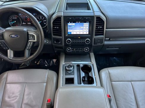 Used 2019 Ford Expedition XLT w/ Equipment Group 202A RWD image 28