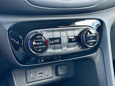 Used 2023 Buick Encore GX Select w/ Sport Touring Package FWD image 15