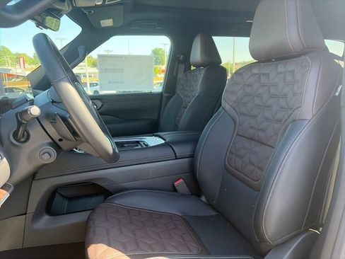 New 2026 Nissan Armada Platinum AWD/4WD image 16